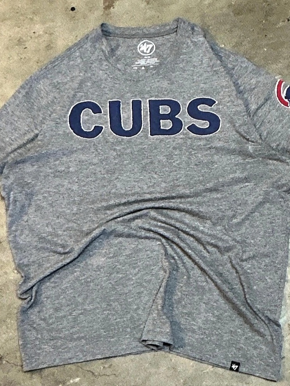47 Chicago Cubs Graphic Tee Gray Size Medium